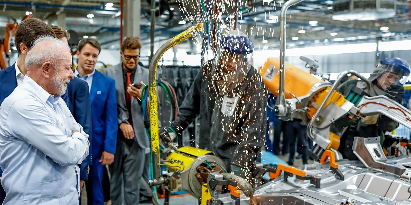 Lula diz que aumento do preço dos combustíveis é injustificável