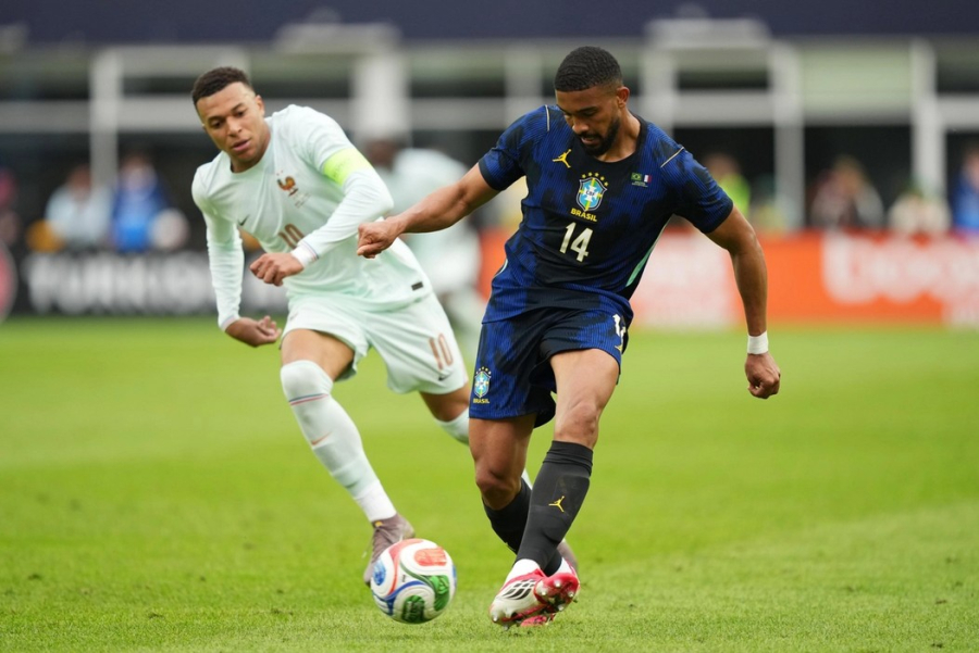 Seleção Brasileira leva banho de realidade, perde da França e acende sinal para Copa