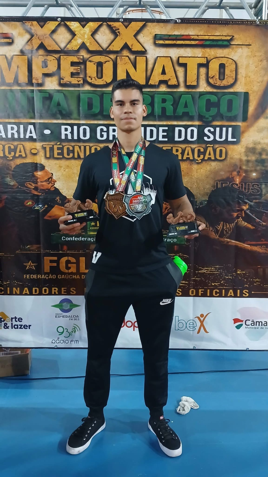 ORGULHO CASTILHENSE: Murilo Torres brilha no Campeonato Gaúcho de Luta de Braço!